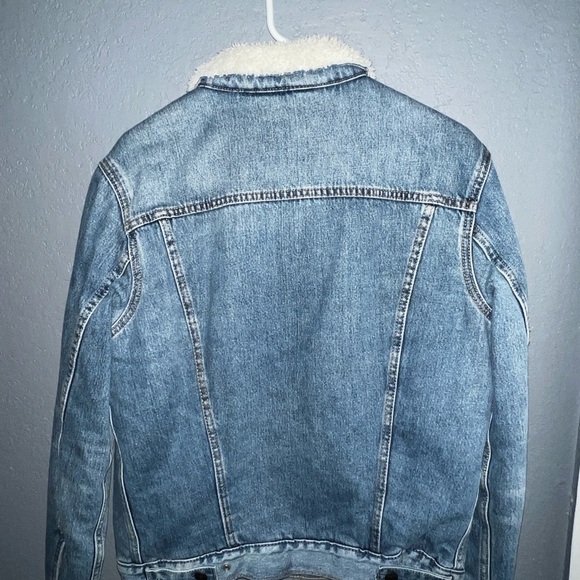 LEVI’S SHERPA TRUCKER JACKET - Picture 2 of 3